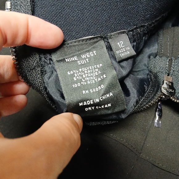 Nine West Suit Black Horizontal Ruffle Skirt Layered Tier Size 12 Elastic Waist - Picture 6 of 6